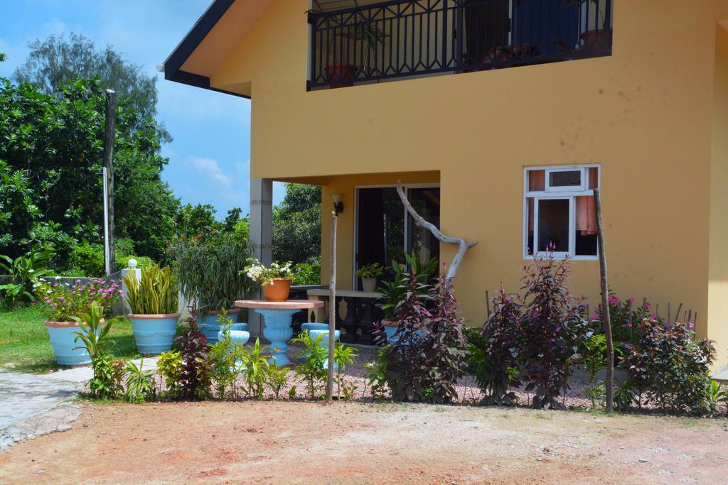 Mountain Lodge Anse Volbert Village 외부 사진