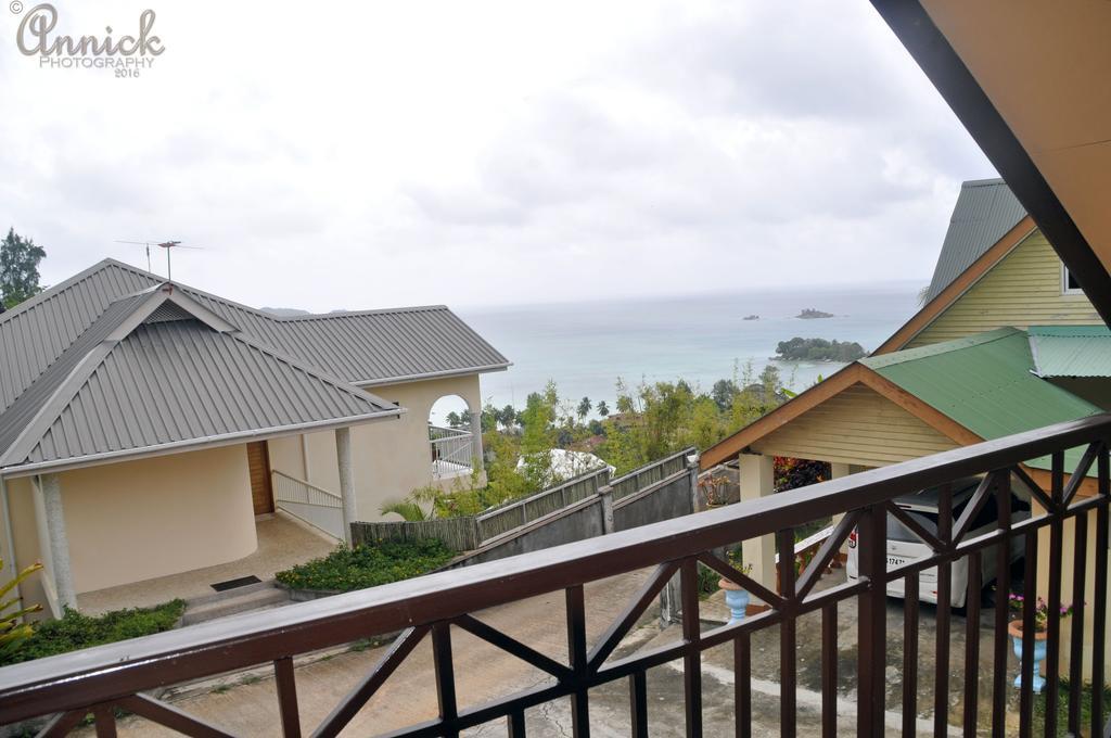 Mountain Lodge Anse Volbert Village 외부 사진