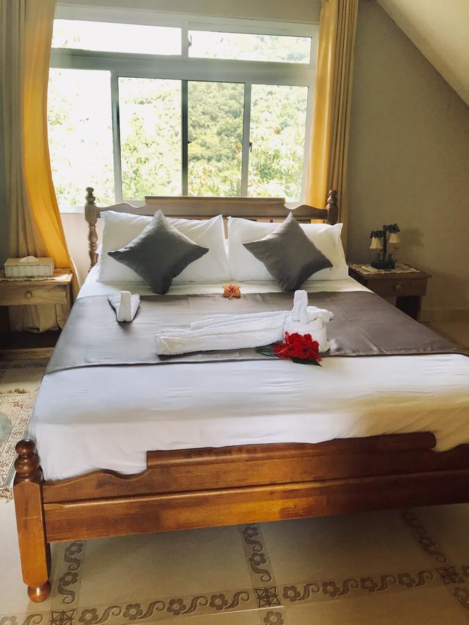 Mountain Lodge Anse Volbert Village 외부 사진
