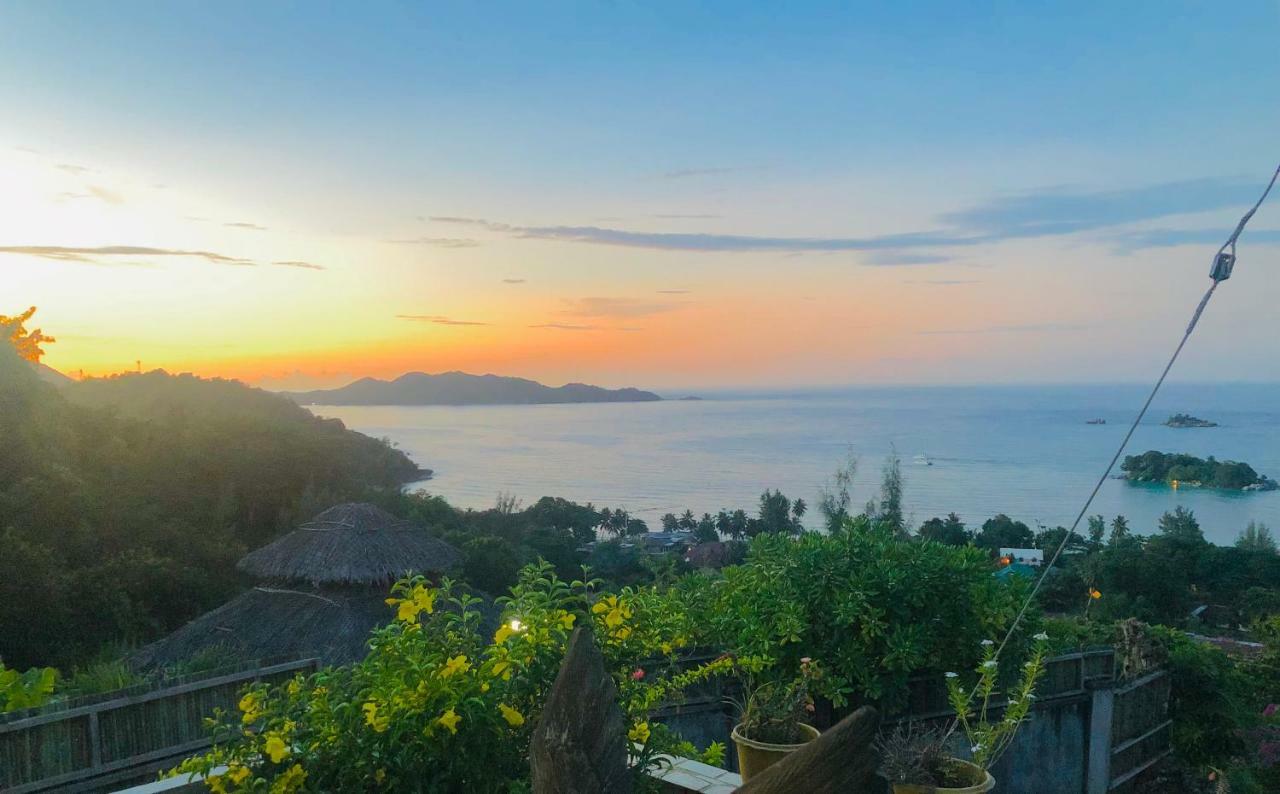Mountain Lodge Anse Volbert Village 외부 사진