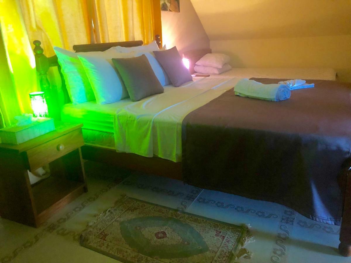Mountain Lodge Anse Volbert Village 외부 사진