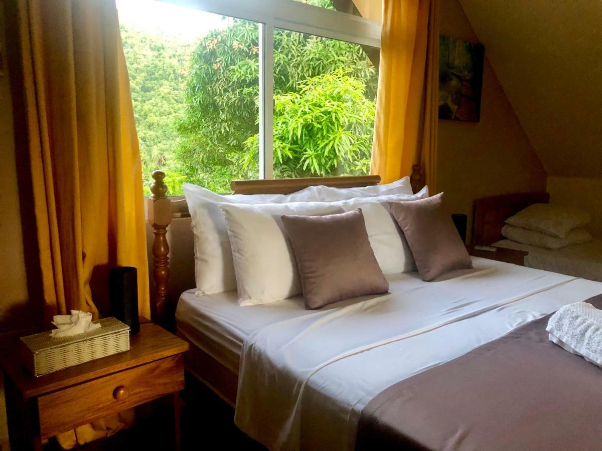 Mountain Lodge Anse Volbert Village 외부 사진