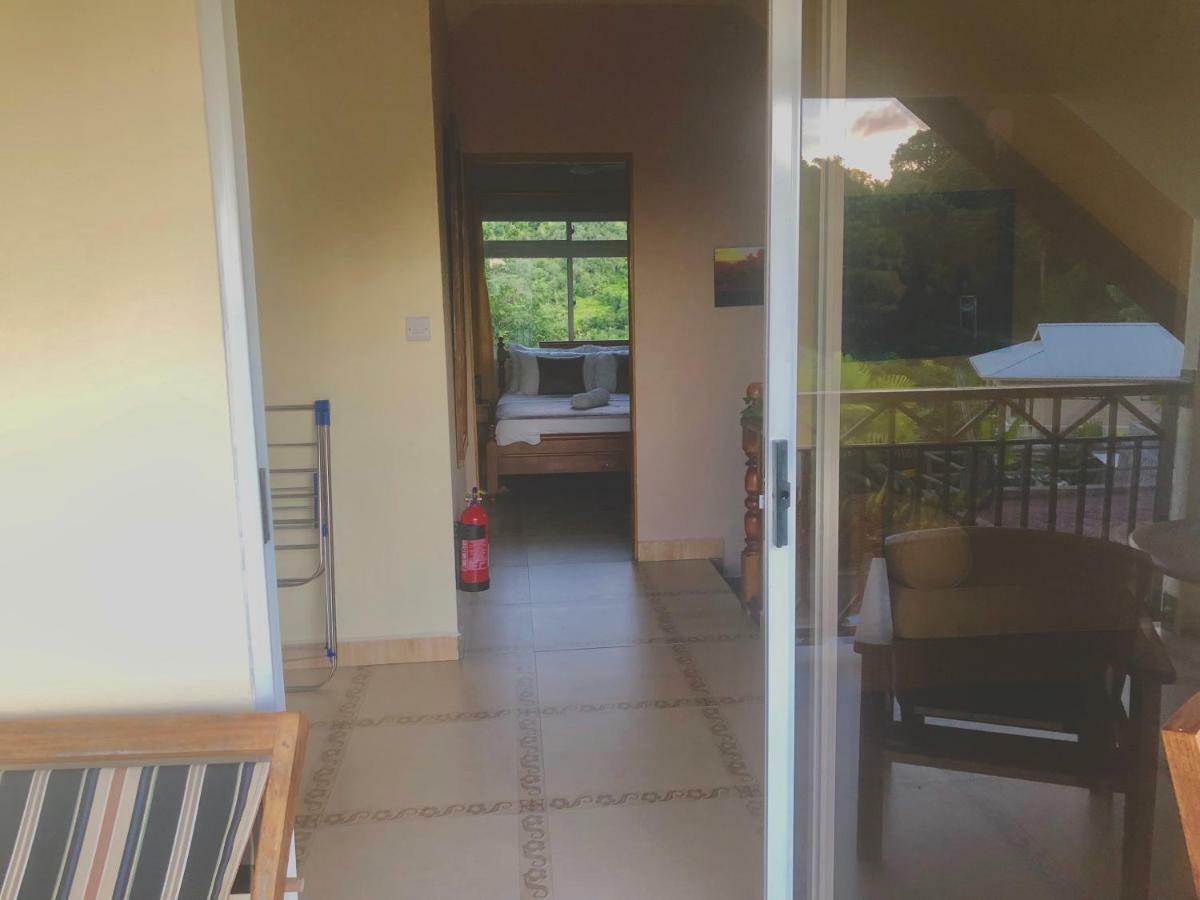Mountain Lodge Anse Volbert Village 외부 사진
